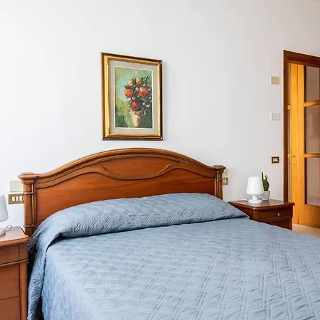 Viareggio Beach Apartment Lägenhet *