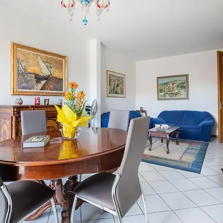 Apartament Viareggio Beach Apartment