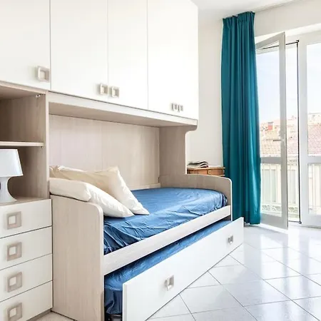Viareggio Beach Apartment Apartament *