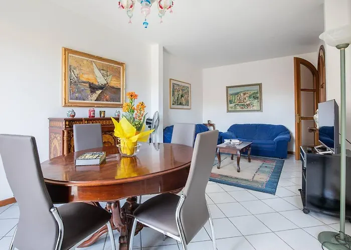 Appartement Viareggio Beach Apartment