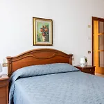 Viareggio Beach Apartment דירה *
